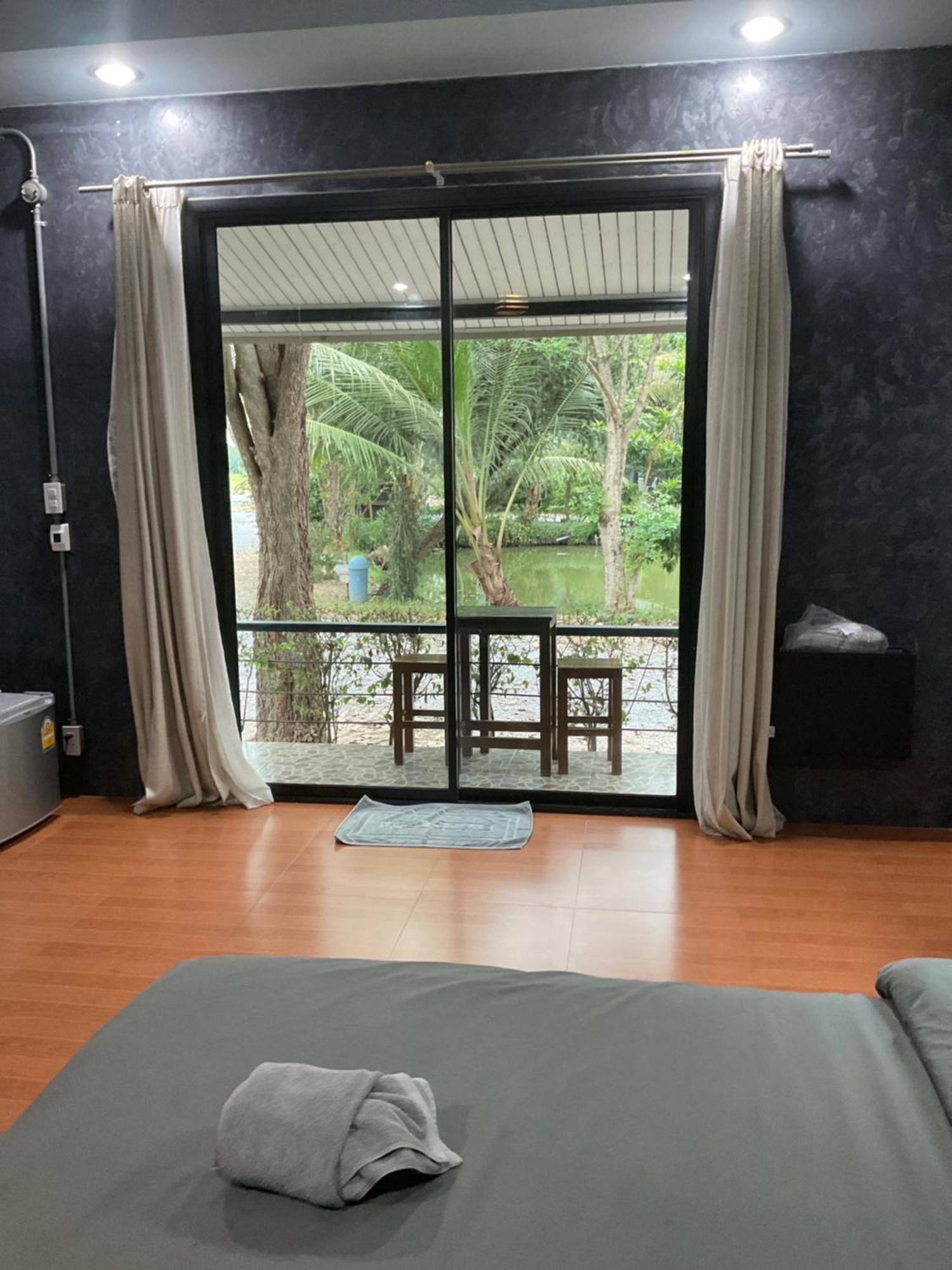 Baan Tonjaeng Resort Chai Nat Exterior foto