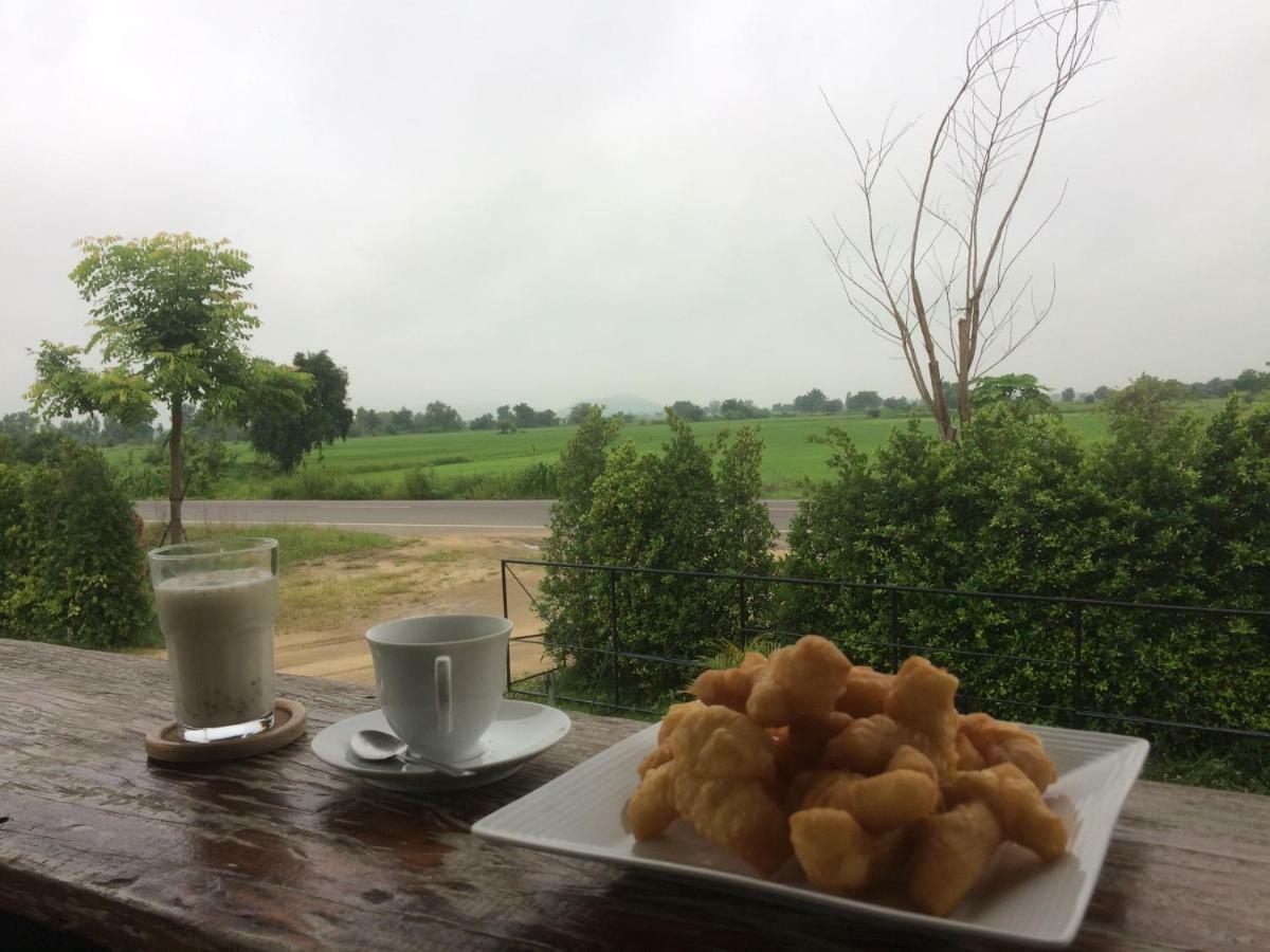 Baan Tonjaeng Resort Chai Nat Exterior foto